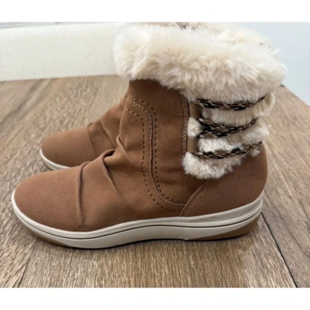 Clark's Brown Faux Suede Fur Trim‎ Ankle Boots Side Zip Size 5
